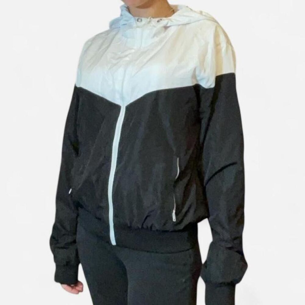 Forever-21 Women's Black and White Jacket